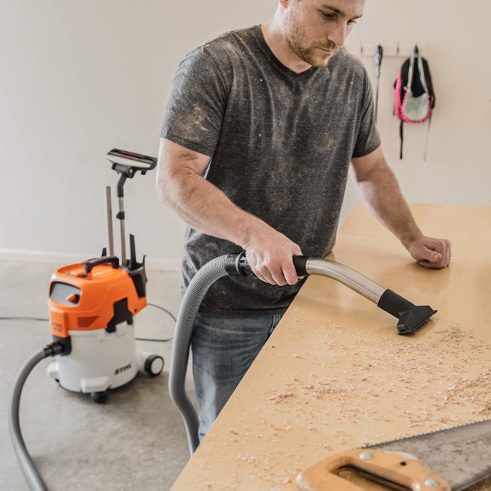 SE 122 electric wet and dry vacuum cleaner