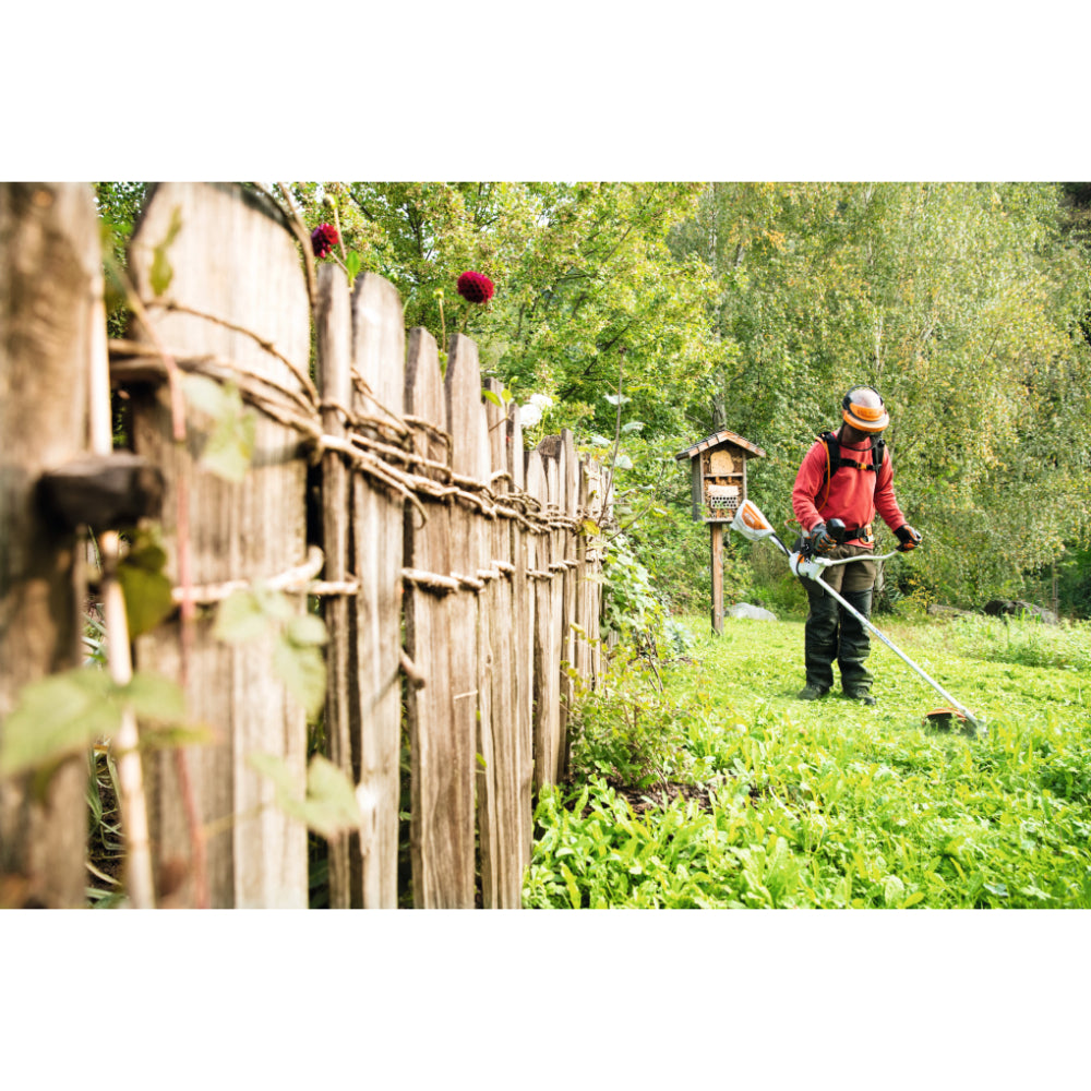 STIHL FSA 130 C-E 42 cm Cordless Brushcutter Kit (AP 300 Battery & AL 300 Charger)