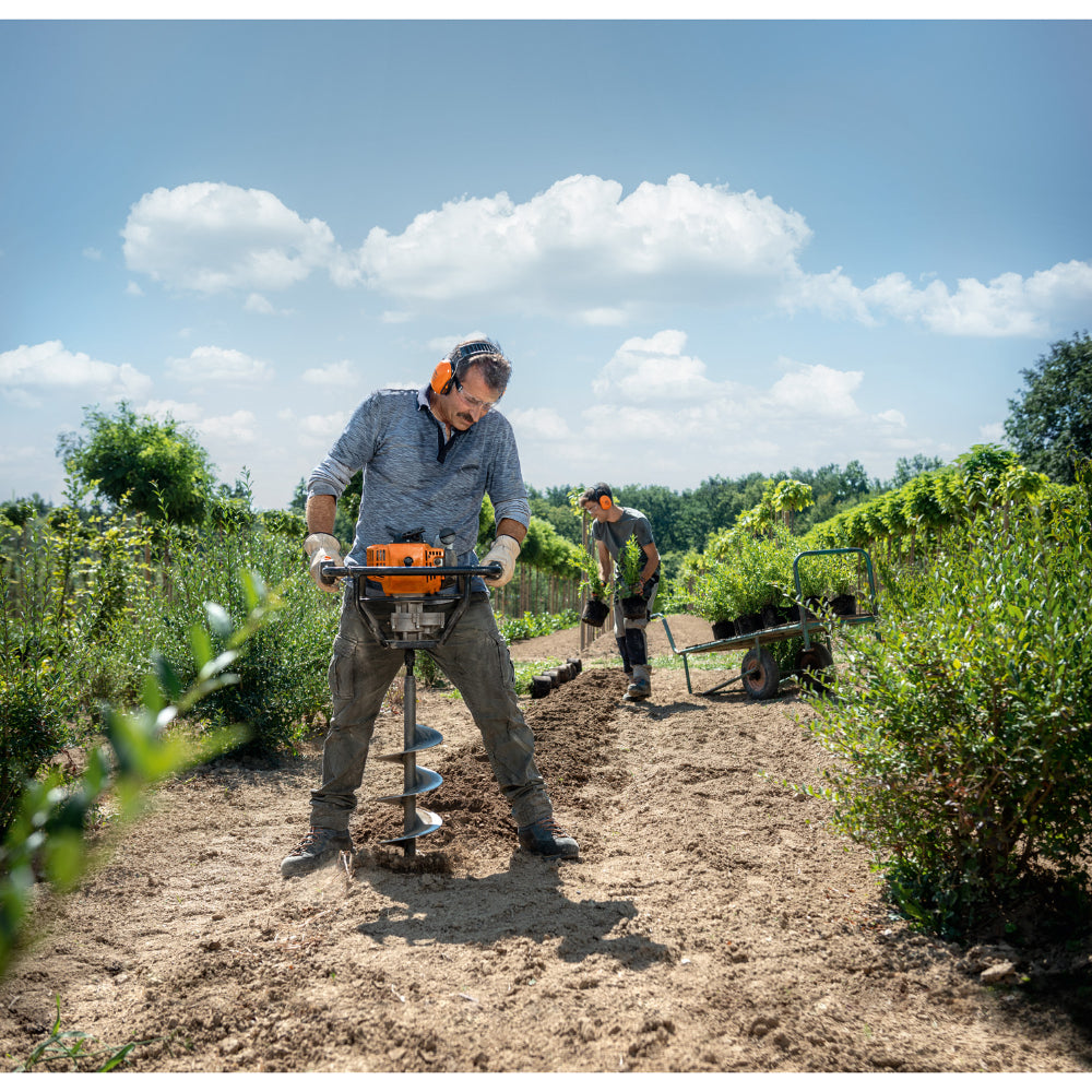 STIHL  BT 230 Earth Auger-with drill bit