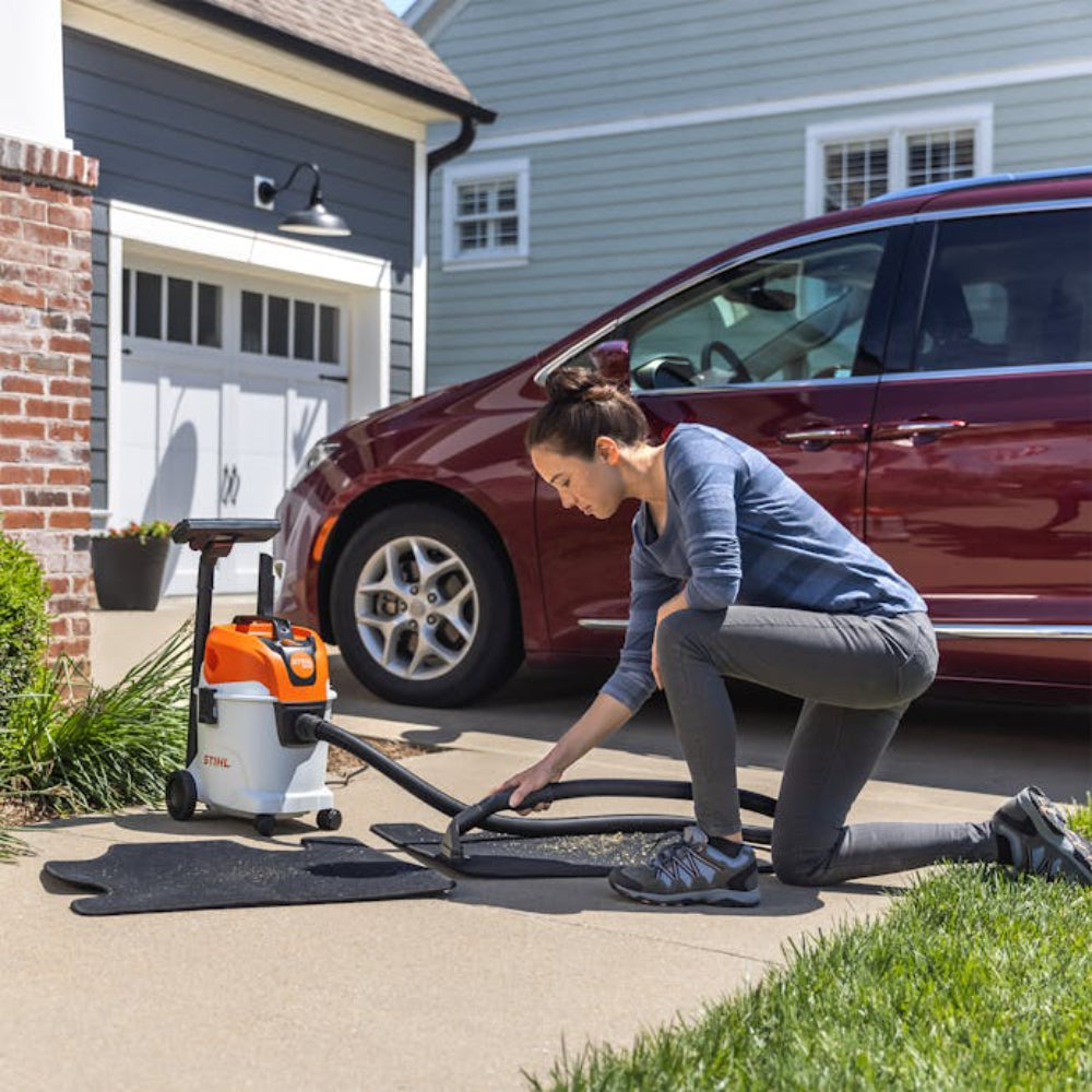 SE 33 Vacuum Cleaner Wet and dry vacuum cleaners with blowing function for domestic areas