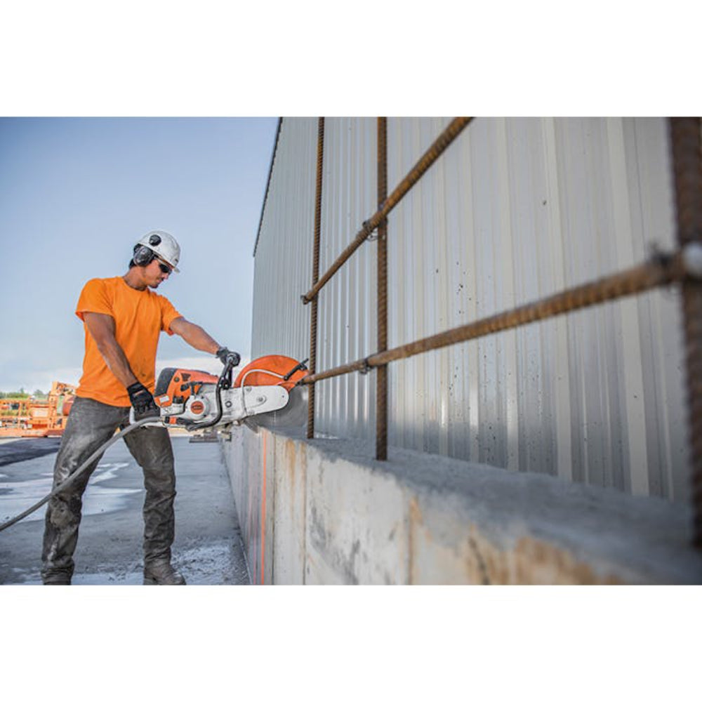 STIHL TS 800 petrol cut-off machine: for challenging work with large cutting depth