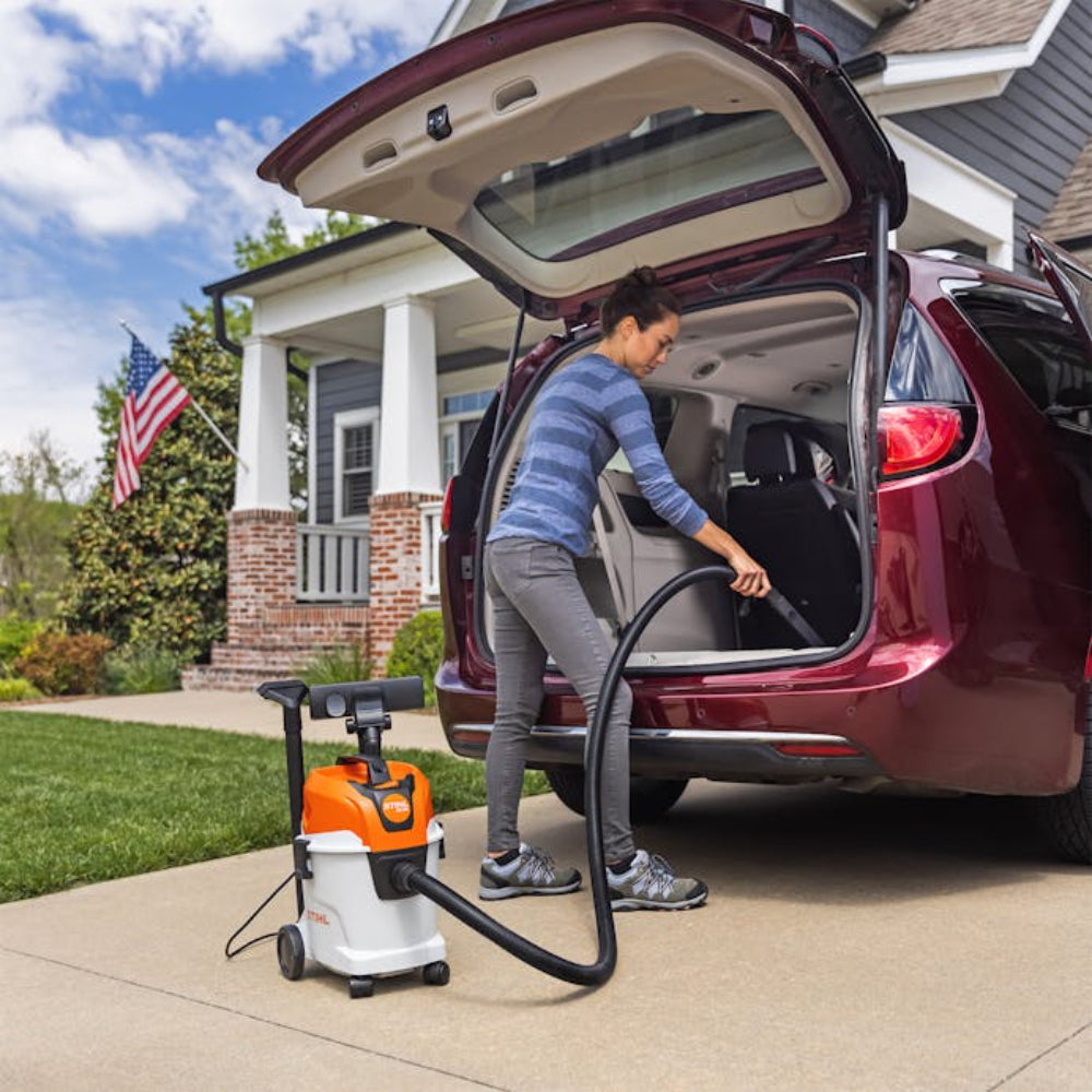 SE 33 Vacuum Cleaner Wet and dry vacuum cleaners with blowing function for domestic areas