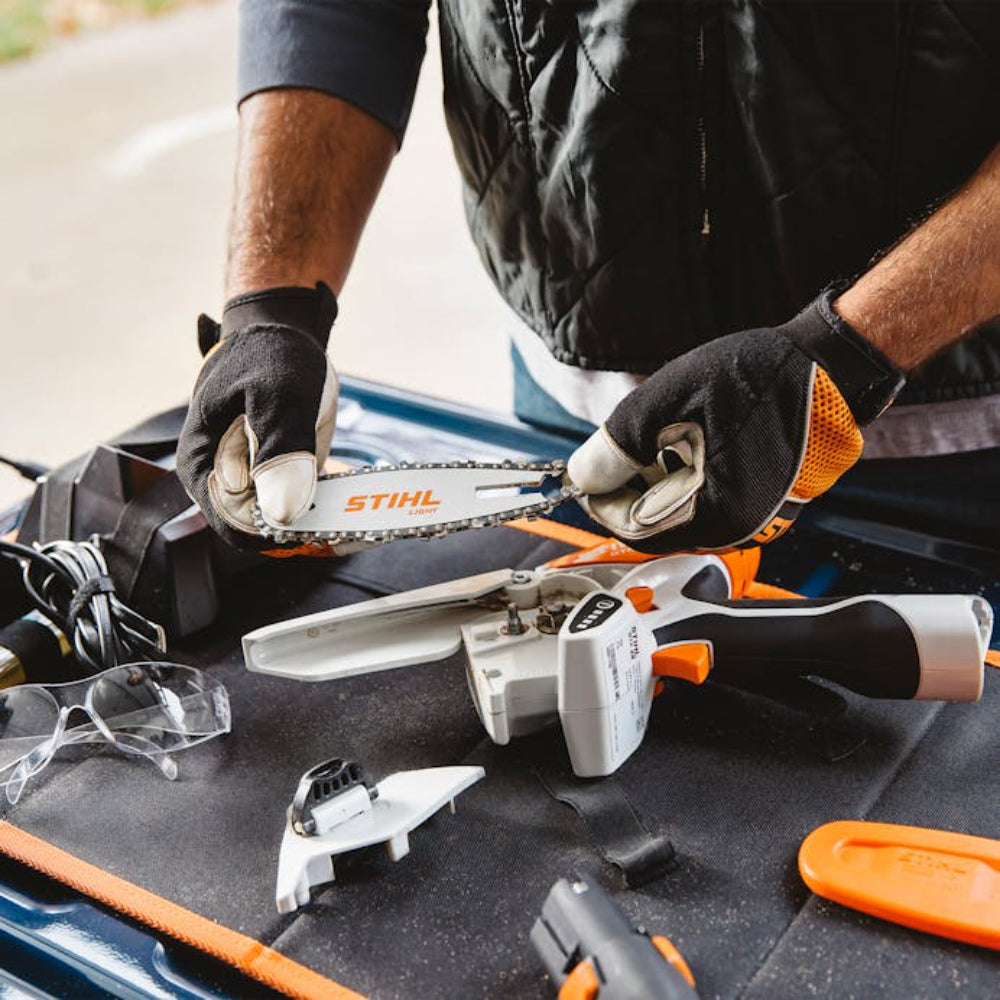 STIHL GTA 26 C-BQ 4″ Cordless Handheld Pruner Kit (AS 2 Battery & AL 101 Charger)