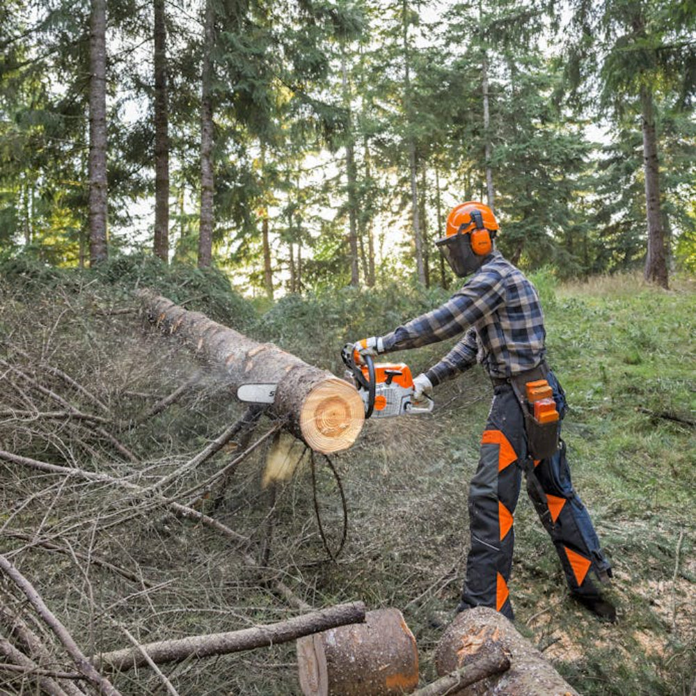 Stihl MS 462 chainsaw with 18″ Rollomatic® guide bar and 36 RSC saw chain